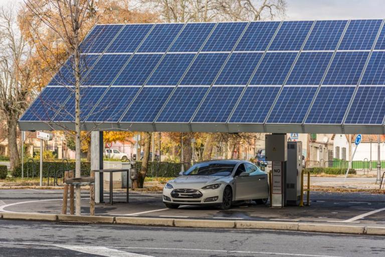 Ombrière solaire à Pamiers, une solution pour parking et énergie
